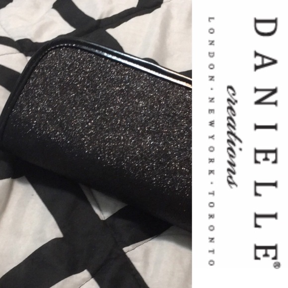 Danielle Handbags - 🥂Makeup Brush Bag